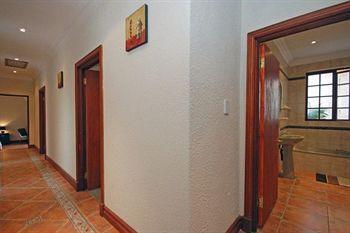 354 On York Avenue Hotel Randburg ภายนอก รูปภาพ