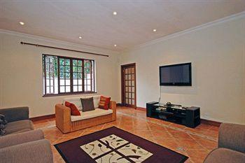 354 On York Avenue Hotel Randburg ภายนอก รูปภาพ
