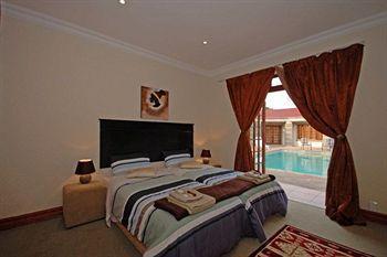 354 On York Avenue Hotel Randburg ภายนอก รูปภาพ