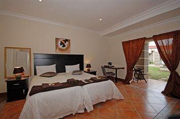 354 On York Avenue Hotel Randburg ภายนอก รูปภาพ