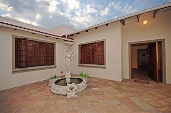 354 On York Avenue Hotel Randburg ภายนอก รูปภาพ