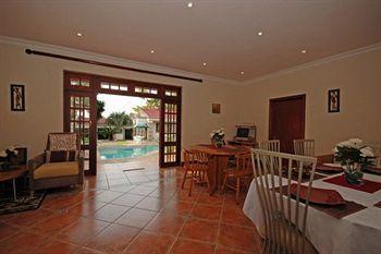 354 On York Avenue Hotel Randburg ภายนอก รูปภาพ