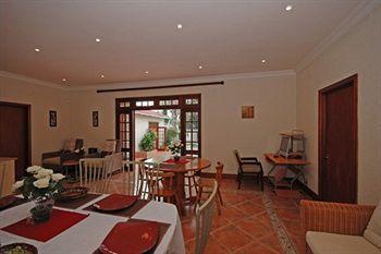 354 On York Avenue Hotel Randburg ภายนอก รูปภาพ