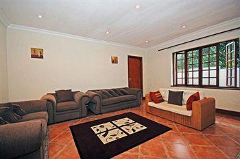 354 On York Avenue Hotel Randburg ภายนอก รูปภาพ